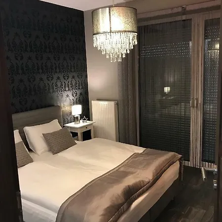 Orient Apartment
