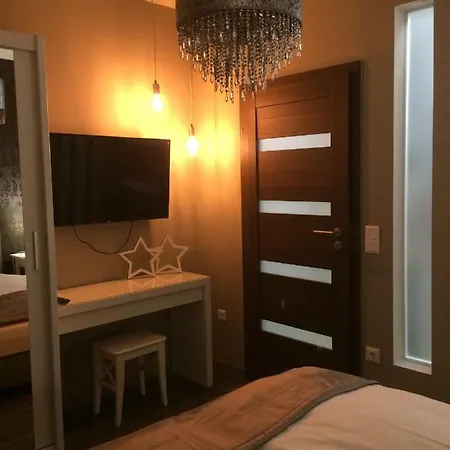 Orient Apartment *